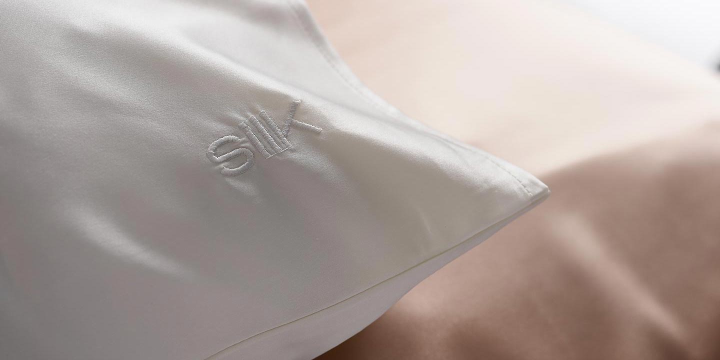 The benefits of sleeping with silk